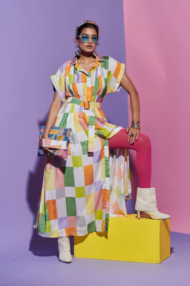 Pleated Dress in Square Print with Belt and Embroidered Collar