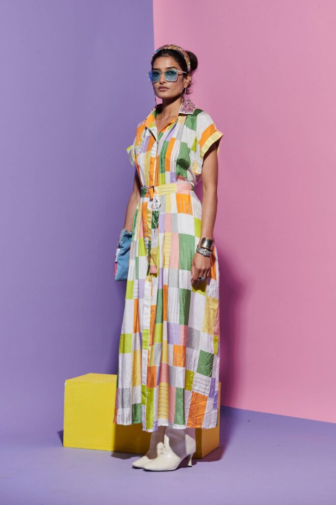 Pleated Dress in Square Print with Belt and Embroidered Collar